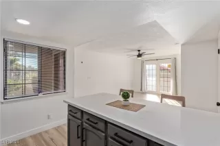 Photo #4: 2636076 Listing