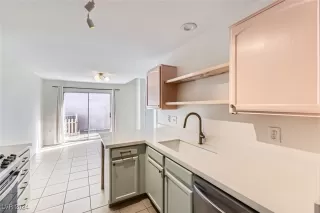 Photo #3: 2636096 Listing