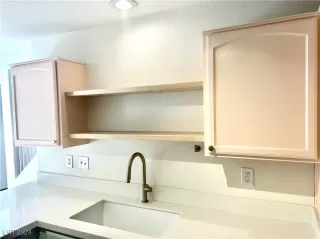 Photo #5: 2636096 Listing