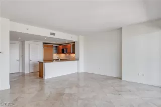 Photo #6: 2636098 Listing