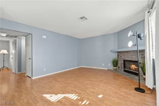 Photo #5: 2636115 Listing