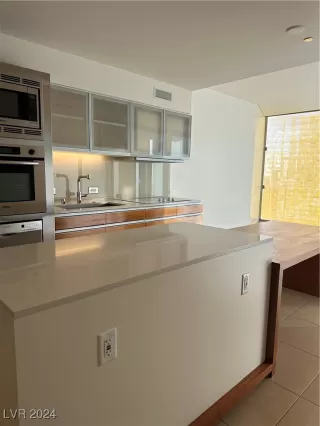 Photo #4: 2636143 Listing 