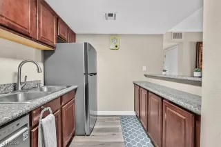 Photo #3: 2636147 Listing