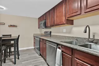 Photo #4: 2636147 Listing