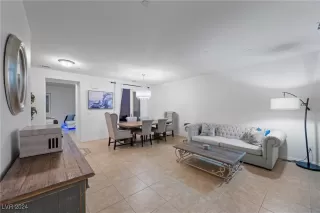 Photo #5: 2636160 Listing