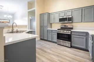 Photo #5: 2636185 Listing