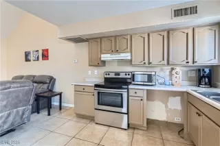 Photo #4: 2636252 Listing 