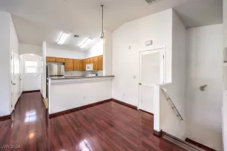 Photo #4: 2636261 Listing