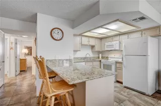 Photo #2: 2636287 Listing