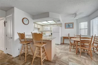 Photo #5: 2636287 Listing