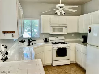 Photo #1: 2636387 Listing