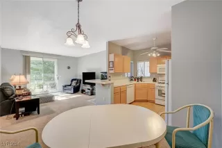 Photo #4: 2636387 Listing