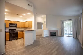 Photo #6: 2636414 Listing