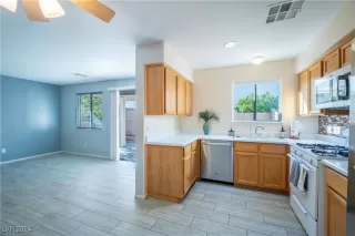 Photo #4: 2636448 Listing