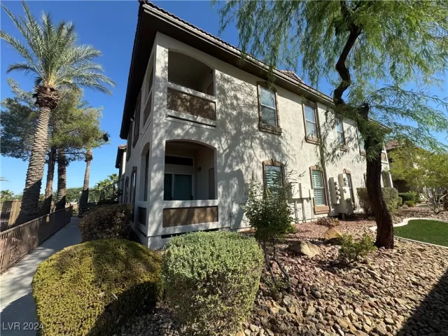 MLS: 2636500 Condo For Sale