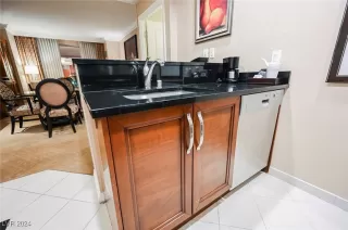 Photo #4: 2636540 Listing