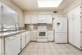 Photo #5: 2636545 Listing 