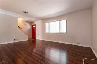 Photo #6: 2636568 Listing