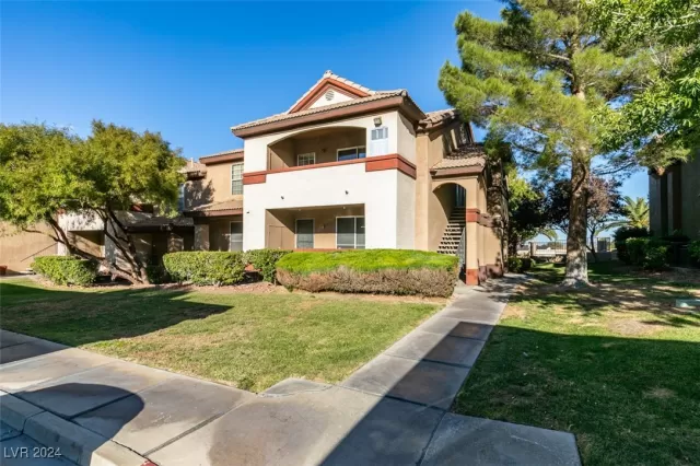 MLS: 2636569 Condo For Sale