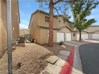 Photo #1: 2636579 Listing 