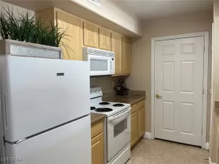 Photo #1: 2636581 Listing 