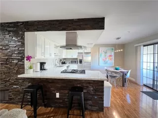 Photo #2: 2636588 Listing 