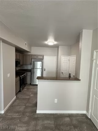 Photo #1: 2636616 Listing 