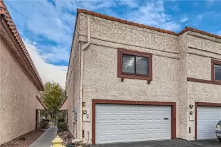 Photo #2: 2636642 Listing