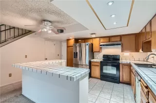 Photo #5: 2636642 Listing