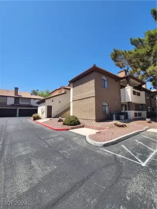 Photo #1: 2636678 Listing 