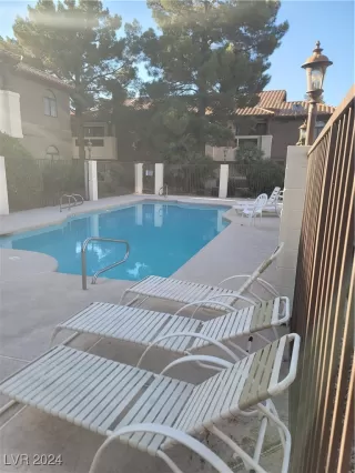 Photo #5: 2636678 Listing 