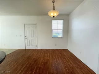 Photo #3: 2636731 Listing 