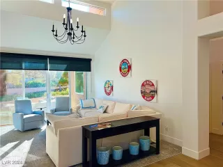 Photo #3: 2636751 Listing