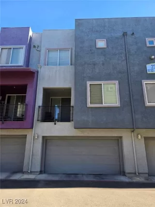 Photo #2: 2636759 Listing