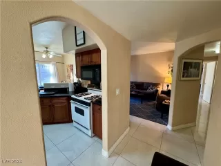 Photo #6: 2636880 Listing