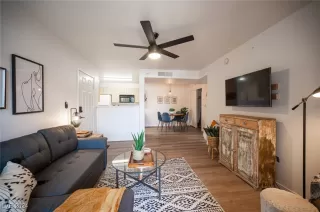 Photo #5: 2636918 Listing 