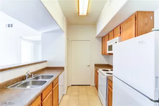 Photo #5: 2636928 Listing 