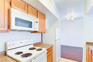 Photo #6: 2636928 Listing 