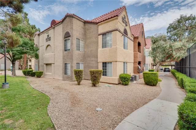 MLS: 2636936 Condo For Sale