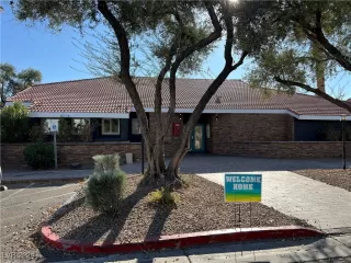 Photo #4: 2636940 Listing 