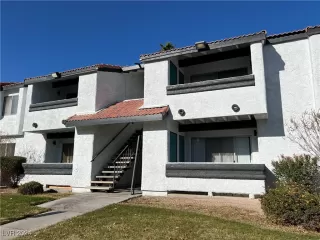 Photo #5: 2636940 Listing 