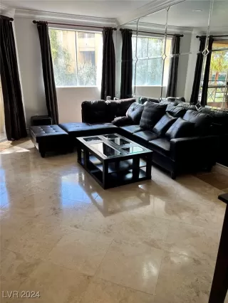 Photo #1: 2637003 Listing