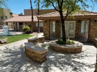 Photo #4: 2637026 Listing 