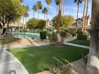 Photo #4: 2638036 Listing 