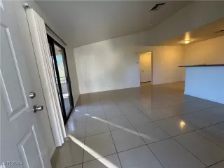 Photo #2: 2638057 Listing 