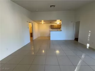 Photo #4: 2638057 Listing 