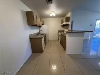 Photo #6: 2638057 Listing 