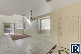 Photo #3: 2638058 Listing 