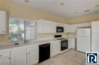 Photo #6: 2638058 Listing 