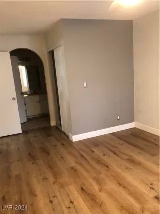 Photo #5: 2638063 Listing 